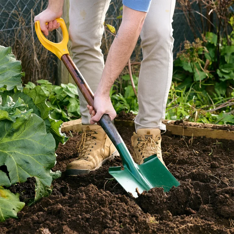 Garden spade