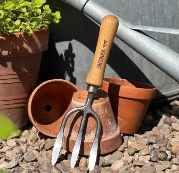 Hand fork